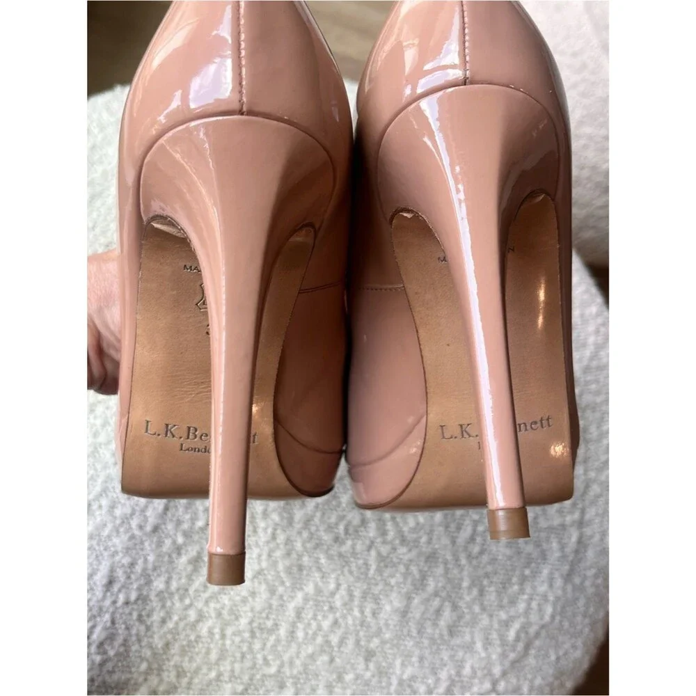 LK Bennett Sledge Patent Platform Courts Heels in Trench size 39 (US 8.5)